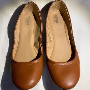 Mossimo tan flats